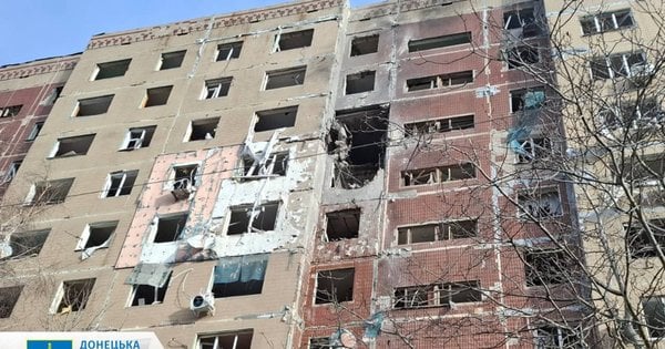 Росіяни завдали авіаудару по житловій багатоповерхівці в Краматорську
