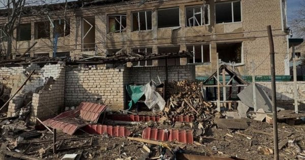 Росіяни атакували керованими авіабомбами дитсадок у Херсоні