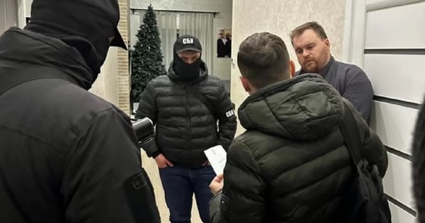 СБУ оголосило підозру ексведучому проросійських телеканалів Максу Назарову