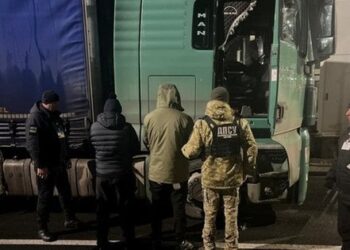 Суд покарав водія вантажівки за спробу незаконно перевезти ухилянта за кордон на Львівщині