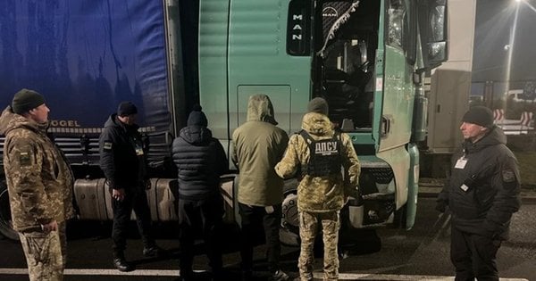 Суд покарав водія вантажівки за спробу незаконно перевезти ухилянта за кордон на Львівщині