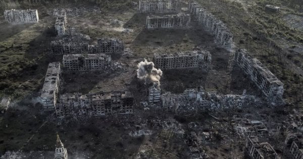 Українські військові відійшли з вогнетривкого комбінату в Часовому Яру