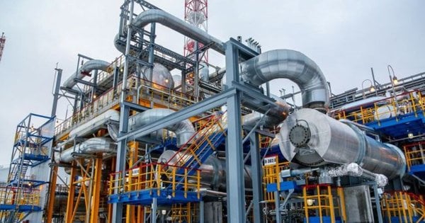 У Росії ще один нафтопереробний завод призупинив роботу після атак