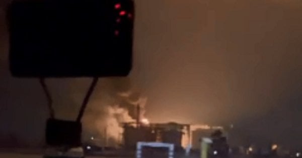 У Воронезькій області внаслідок атаки дронів сталась пожежа на НПЗ