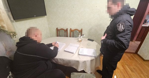 Посадовці Сил логістики привласнили понад 100 млн грн на закупівлі дров для військових