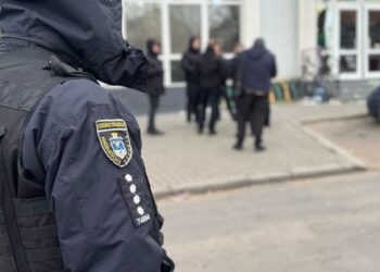 Внаслідок вибуху біля кафе у Миколаєві загинули троє військових демінерів