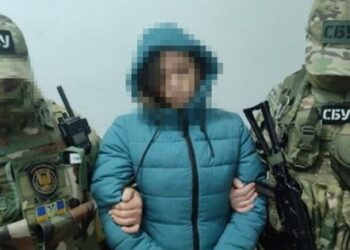 СБУ затримала одеситку, яка готувала схованки зі зброєю та вибухівкою біля порту