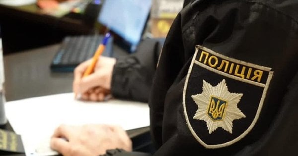 При перевірці документів жителі Новояворівська побили поліцейських та втекли