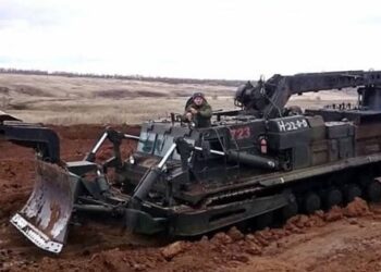 ЗСУ вперше знищили російський шляхопрокладач БАТ-2