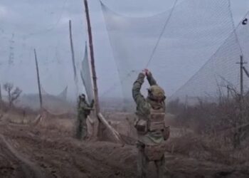 Росіяни створили тунелі з антидронових сіток біля Часового Яру