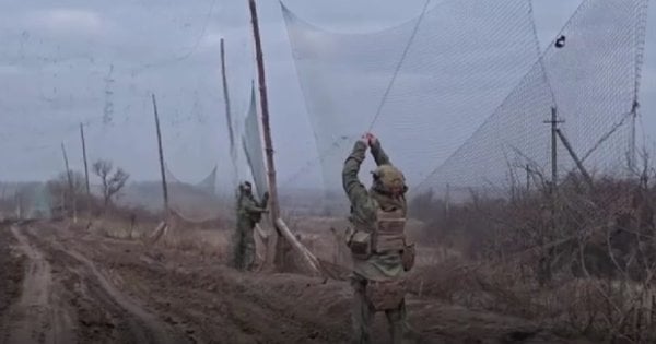 Росіяни створили тунелі з антидронових сіток біля Часового Яру