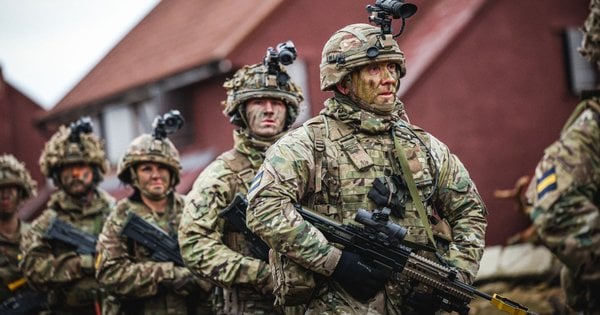 Стармер повідомив про готовність ввести британські війська до України для виконання мирних угод