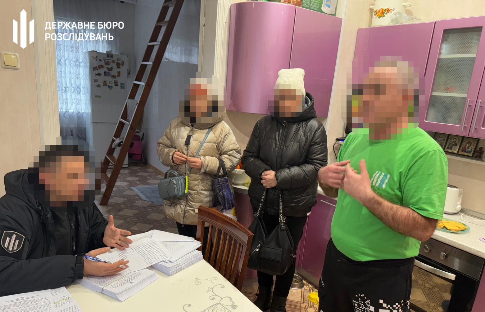 SBI je petim napadalcem vročil obvestila o sumu