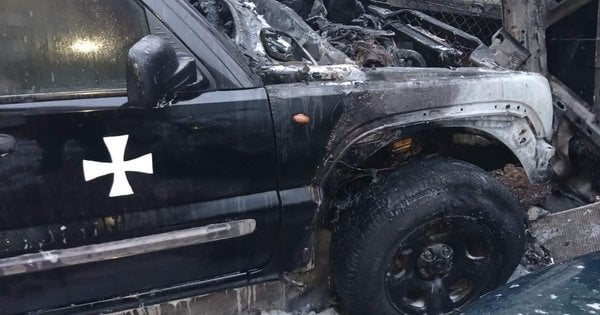 У Калуші невідомі спалили військовий автомобіль
