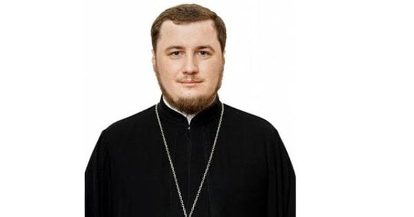 Священник з Буковини збирає гроші на російську армію і благословляє солдат Московського округу