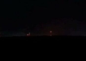 Безпілотники масовано атакували заводи та НПЗ у кількох областях Росії