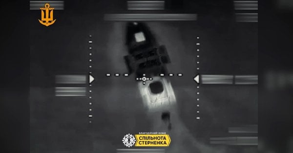 Безпілотники з морських дрононосців уразили дві російські ЗРК