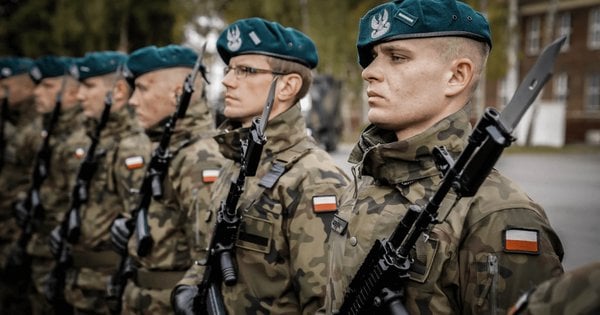 Польща готує програму масштабної військової підготовки чоловіків