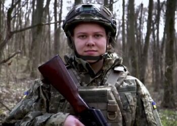Перша дівчина уклала контракт «18-24» зі Збройними силами України
