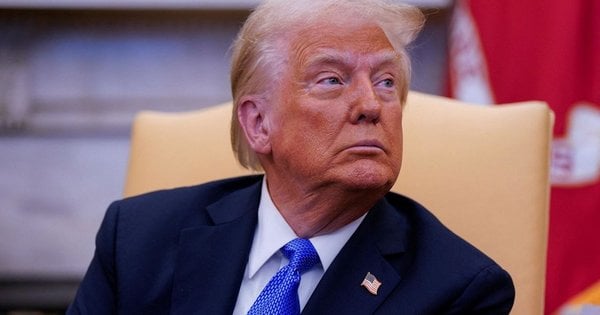 Трамп назвав причину зупинки військової допомоги для України