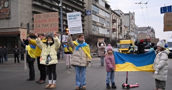 У Франківську на хвилину мовчання зупинятимуть транспорт і рух у центрі міста