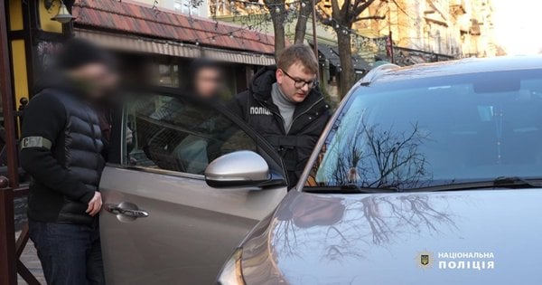 В Одесі викрили військових на вимаганні хабарів за переведення у тилові підрозділи