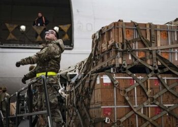 США призупинили надання військової допомоги для України