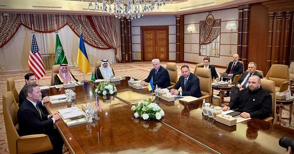 Зеленський дистанційно керував перемовинами України та США в Саудівській Аравії