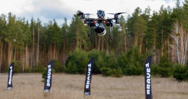 В Україні вперше випробували оптоволоконні FPV-дрони з дальністю понад 20 км