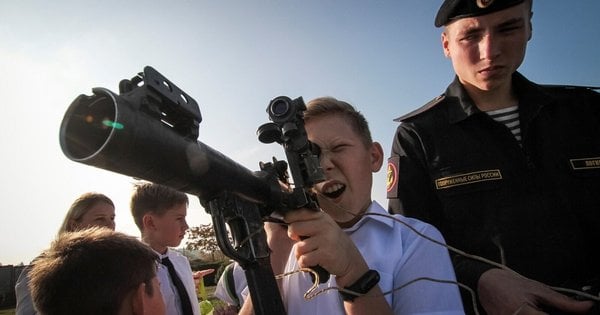 Росіяни в окупованому Криму провели курси підготовки дітей до мобілізації