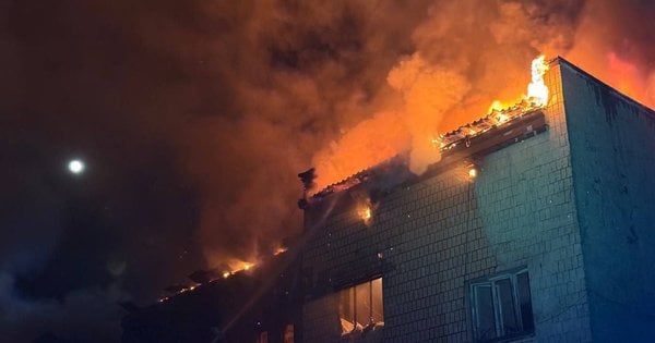 Російські БпЛА вночі атакували медзаклад в Одесі та склад в Харкові