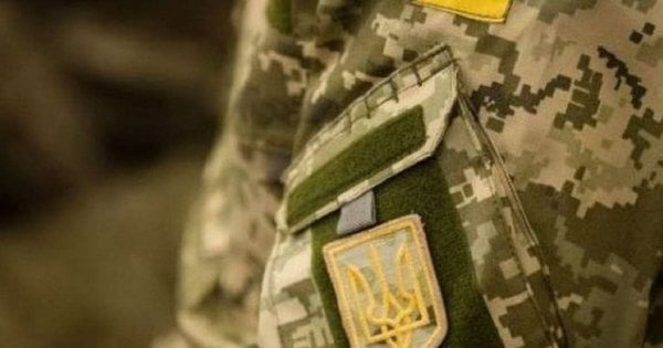 ДБР підозрює ексзаступника начальника штабу у хабарництві за переведення військових у тил