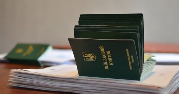 На Закарпатті заброньований чоловік скасував свою мобілізацію та звільнився зі служби