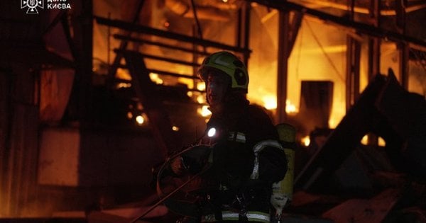 Внаслідок російської атаки у Києві стались кілька пожеж, є постраждалі
