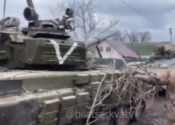 20-ročný bojovník pozemnej obrany s RPG zastavil ruský konvoj v oblasti Kyjeva