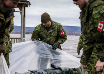 Kanada vyslala na Ukrajinu lietadlo s nesmrtiacimi zbraňami a inštruktormi