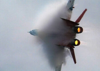 Ozbrojené sily zostrelili ruský bombardér SU-34 v Charkovskej oblasti