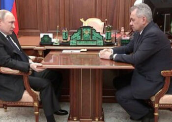 Putin zapojí do útoku na Azovstal ruskú gardu a FSB