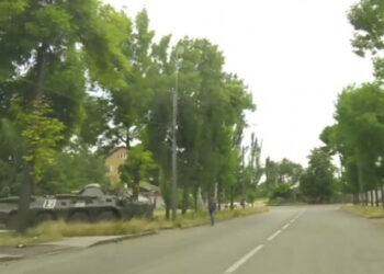 V Mariupole zmenili okupanti pre nedostatok prostriedkov taktiku