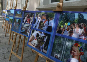 Vo Ľvove ukázali Deň nezávislosti v Mariupole pred okupáciou Rusmi