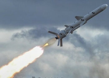 Rusi odpaľovali rakety v noci a ráno v Dnepropetrovskej oblasti