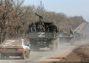 Rusi masívne vyvážajú tovar a vybavenie z obchodov v Novej Kachovke