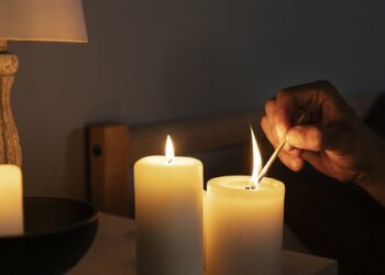 Окупанти на Запоріжжі погрожують відключенням світла українцям без російських паспортів