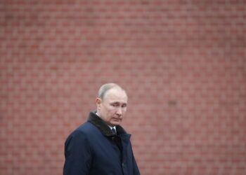Російські еліти незадоволені шансами Путіна виграти війну, – Bloomberg