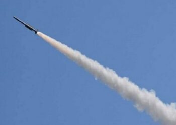 У Хмельницькому неподалік місця падіння уламків російської ракети евакуювали людей