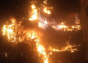 Росіяни обстріляли багатоповерхівку та житловий будинок в Херсоні, є жертви