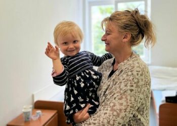 Через пережитий стрес дівчинка з Маріуполя перестала самостійно ходити