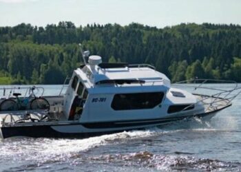 Українські військові знищили російський катер у Чорному морі