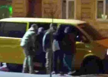 У Львові покарають працівників ТЦК, які силоміць заштовхали цивільного в бус