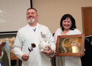 Медики Івано-Франківської обласної лікарні зібрали на аукціоні 420 тис. грн на дрони для ЗСУ